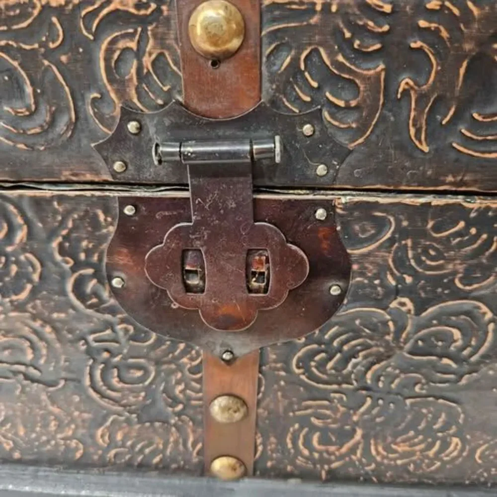 Vintage Style Embossed Dome Top Trunk
